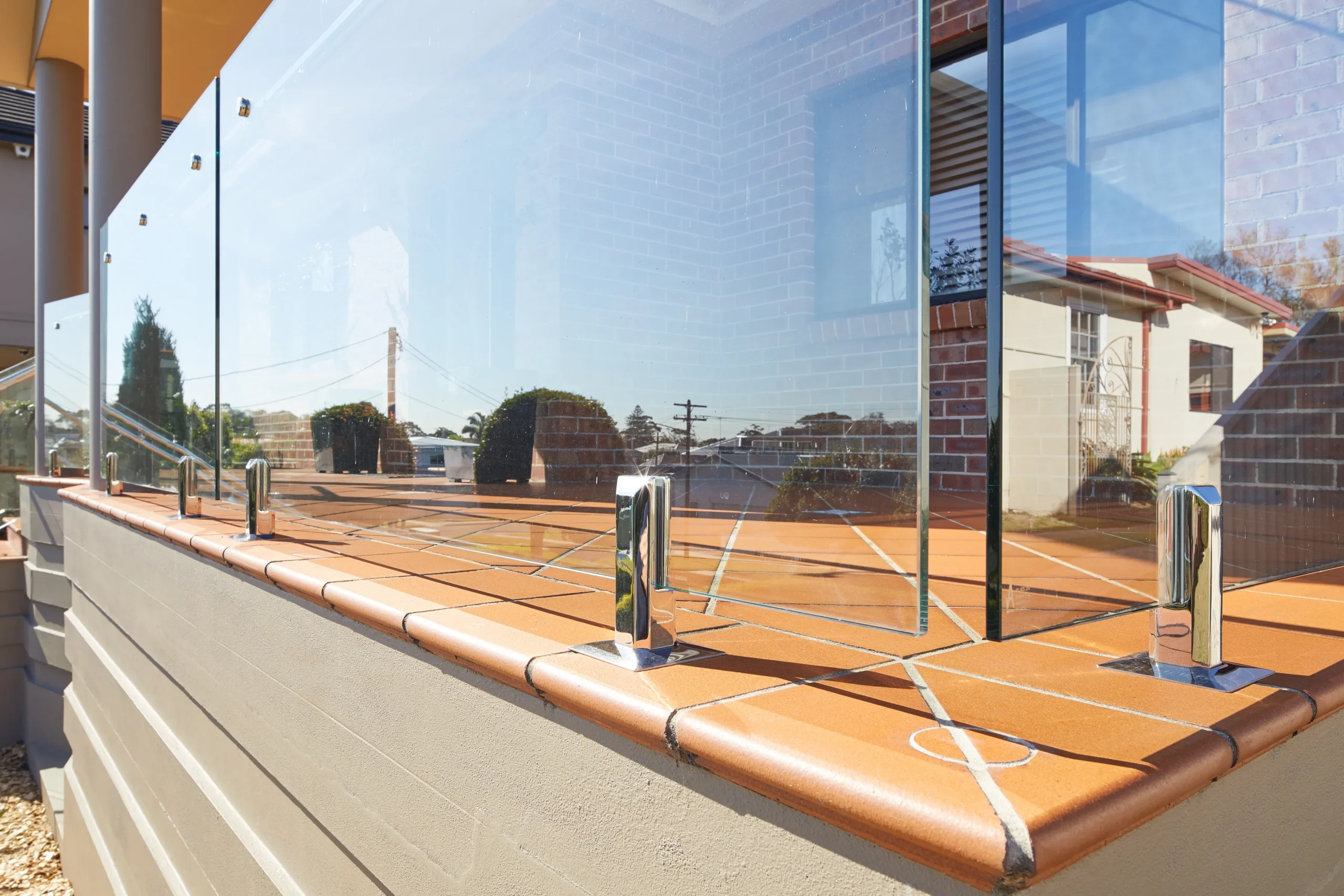 
								Glass railing spigots