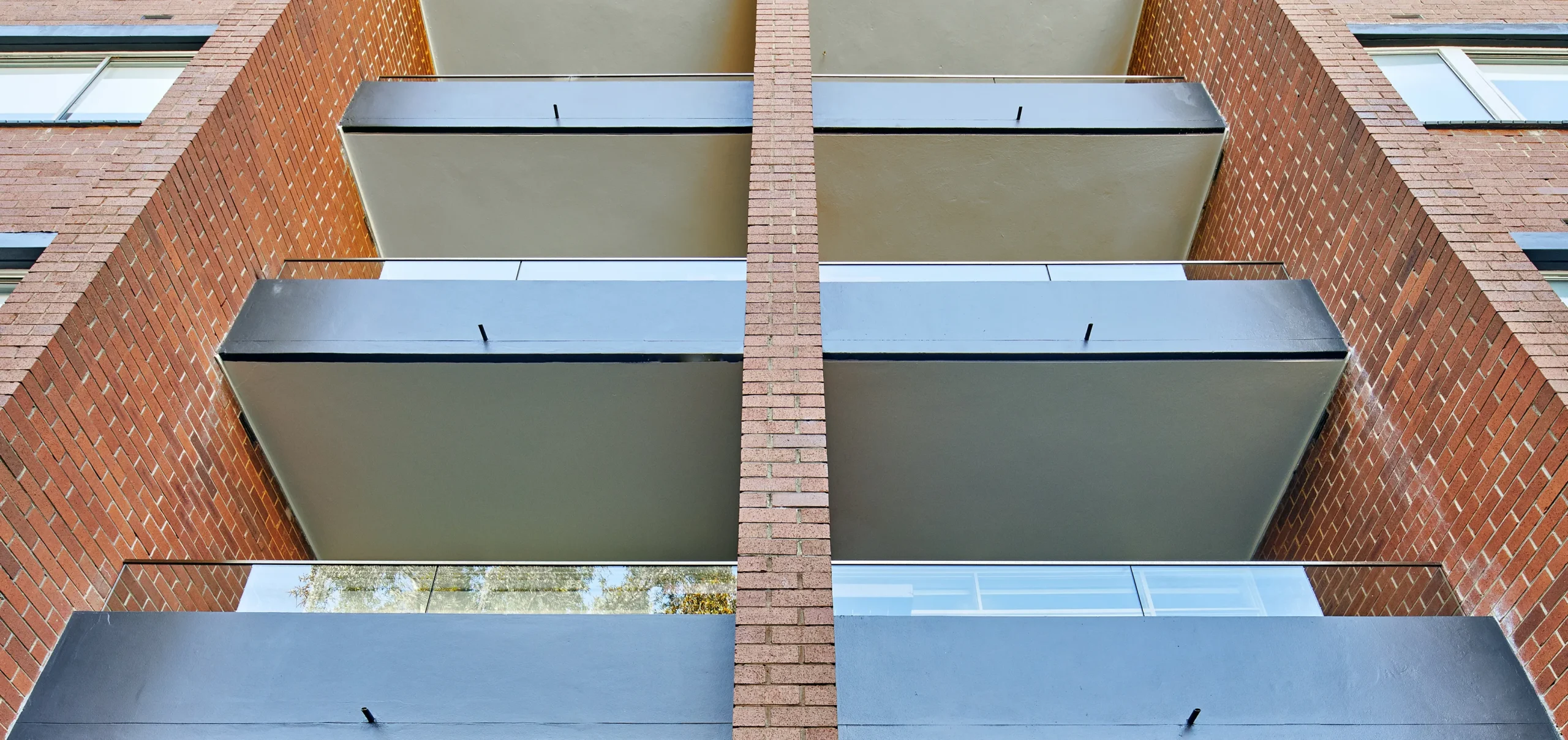 
								Multi storey glass balustrades