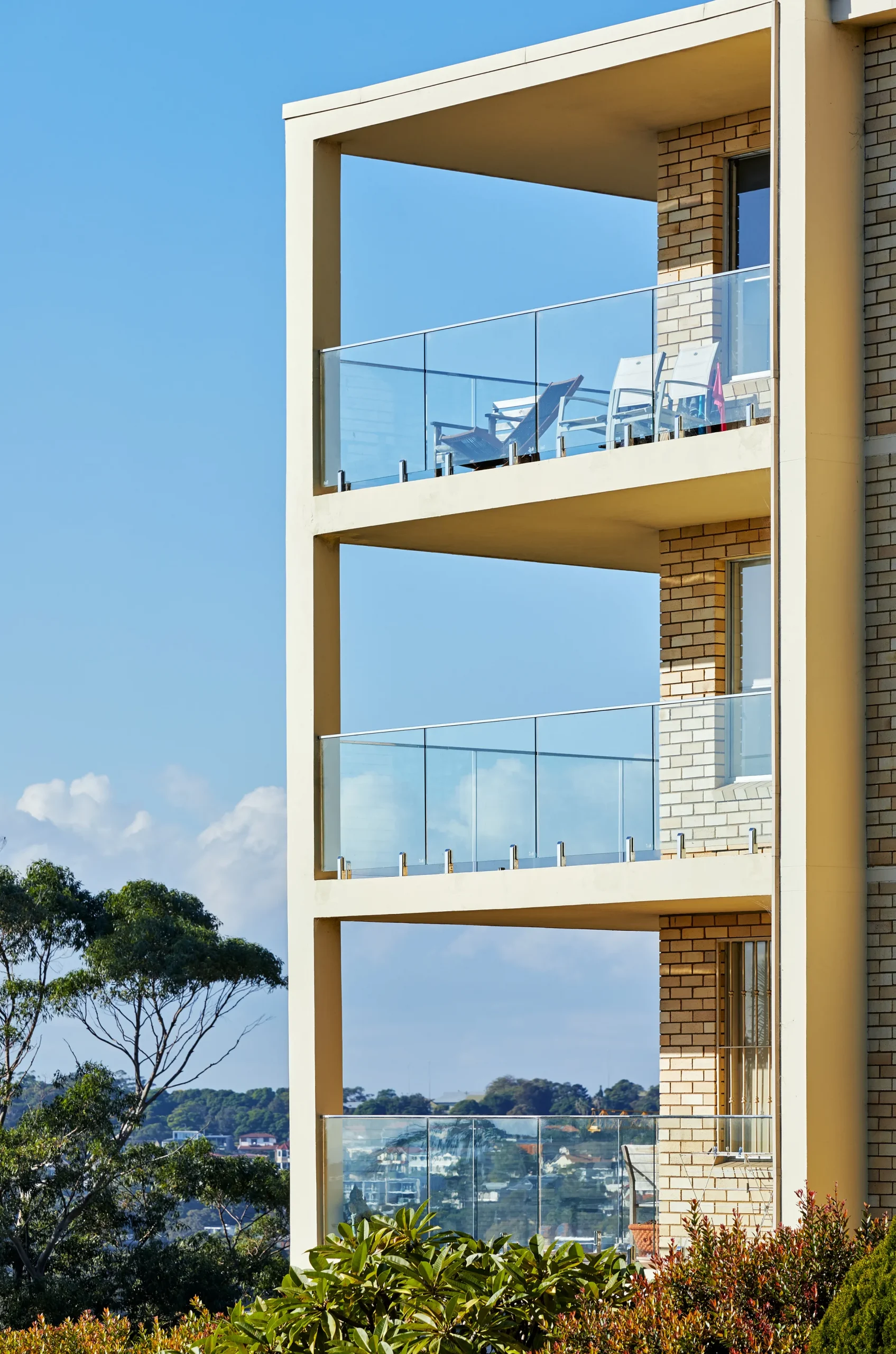 
								Spigot glass balustrades