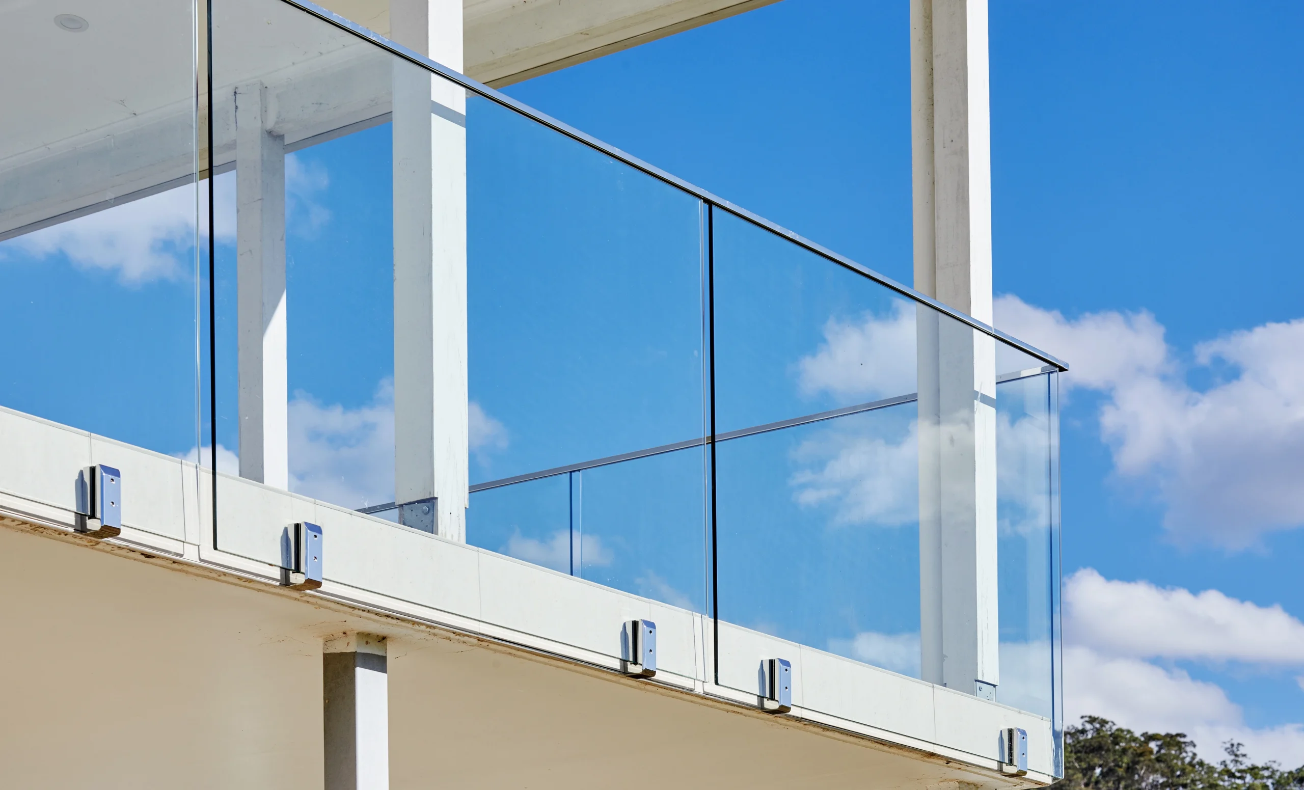 
								frameless glass balustrades Wisemans Ferry