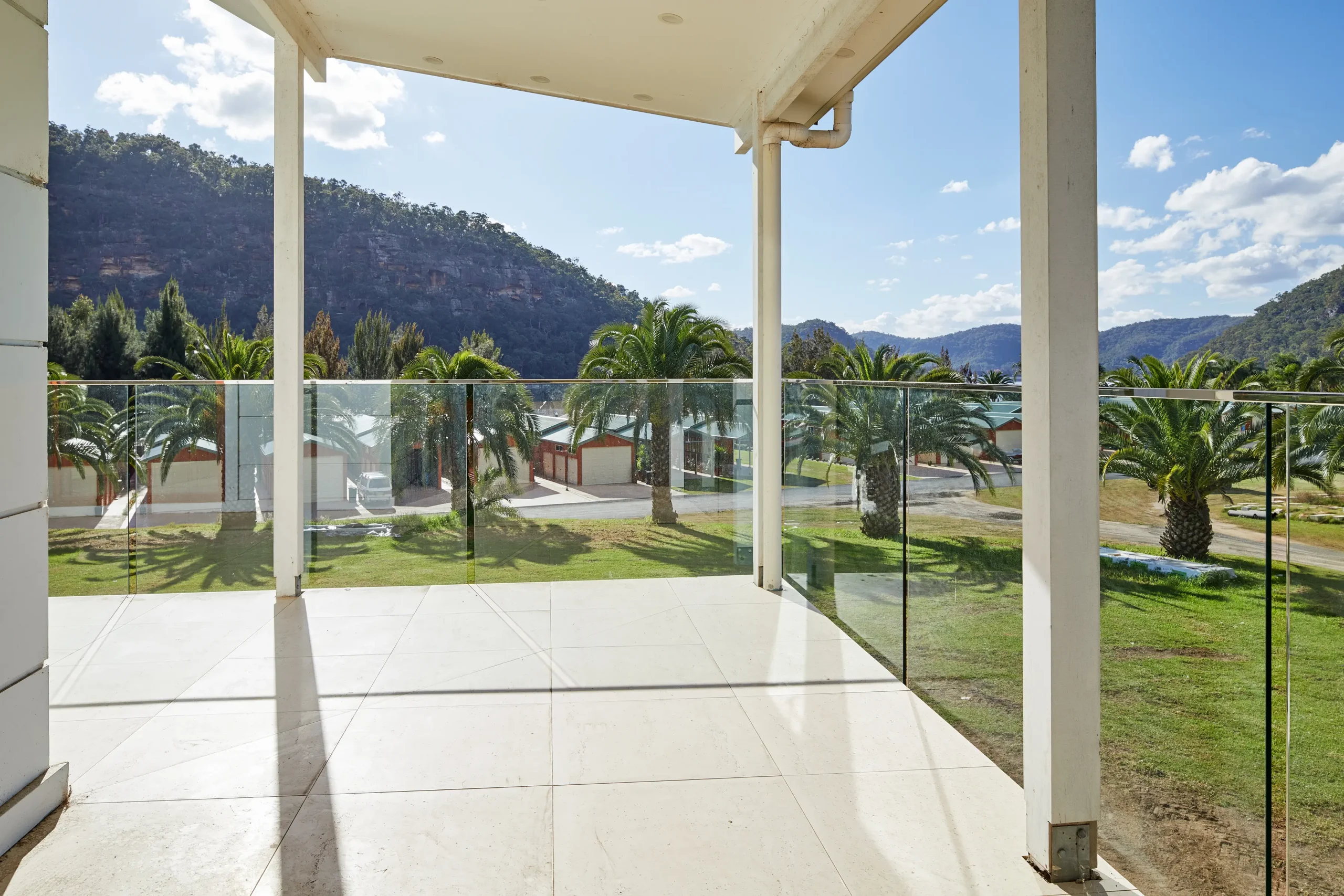 
								frameless glass railings Wisemans Ferry