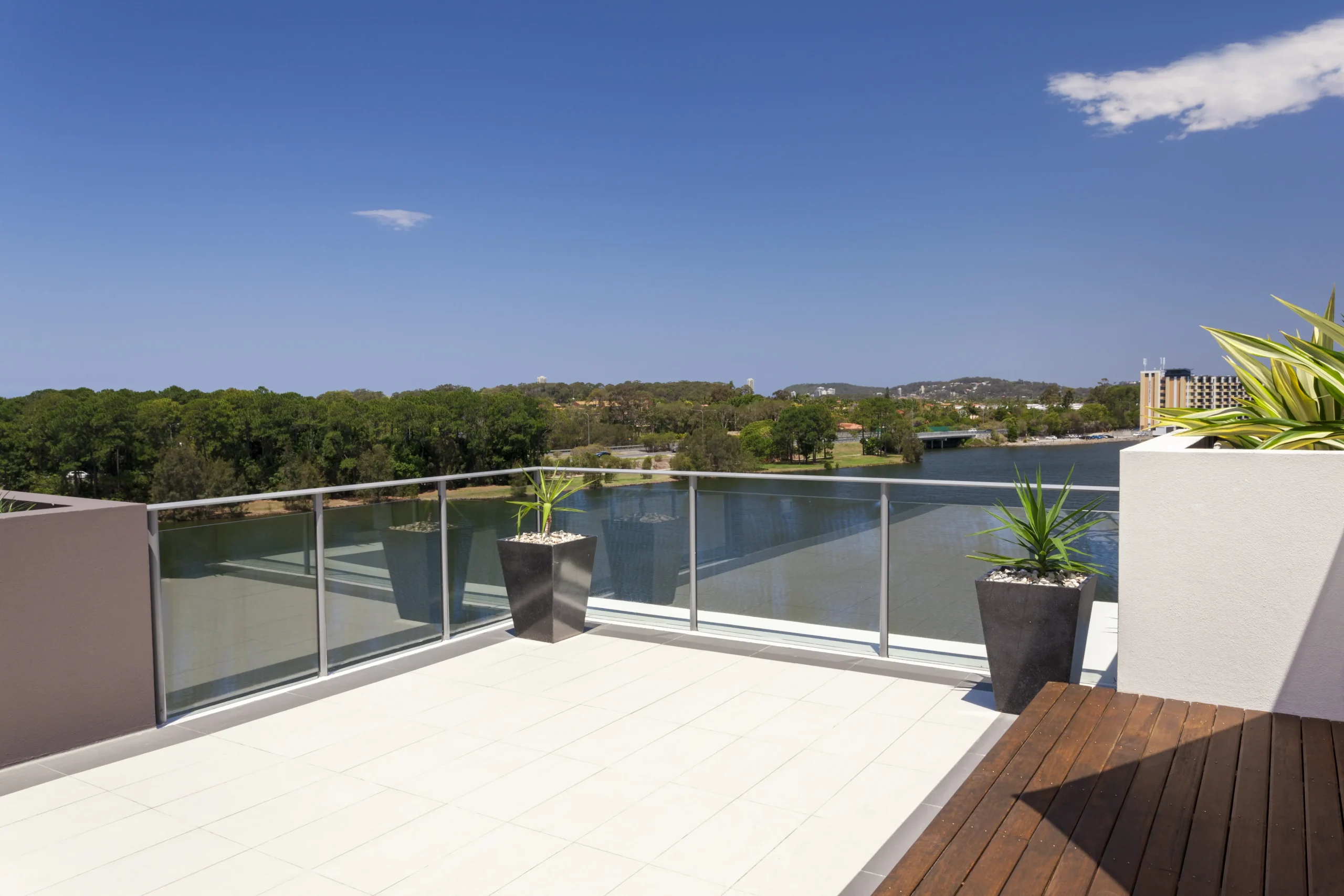 
								Semi-frameless Glass Balcony Railing