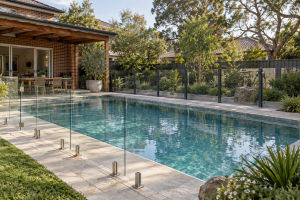 frameless vs semi-frameless pool fencing